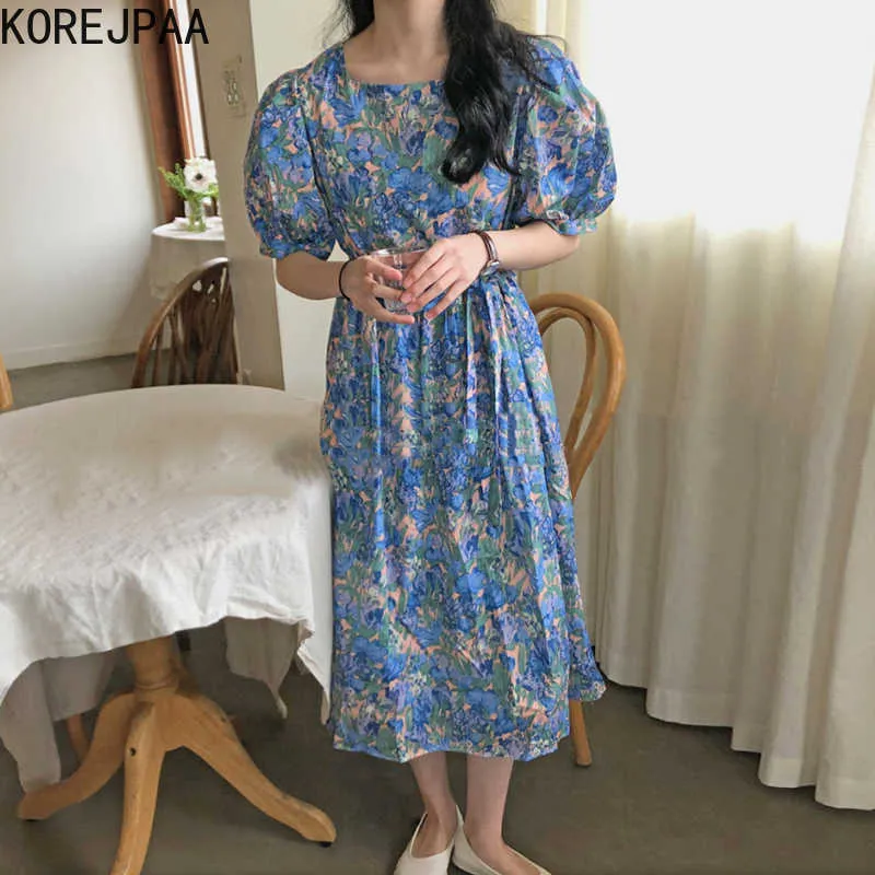 Korejpaaの女性のドレス夏の韓国のシックなレトロな西洋風スクエアネック油絵花レースアップパフスリーブVestidos 210526