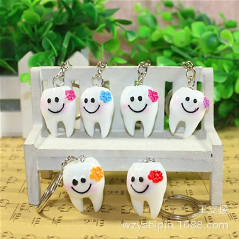 5pcs/lot Simulation Cartoon Teeth Keychain Dentist Decoration Key Chains Resin Tooth Model Shape Key Rings Dental Clinic Gift G1019