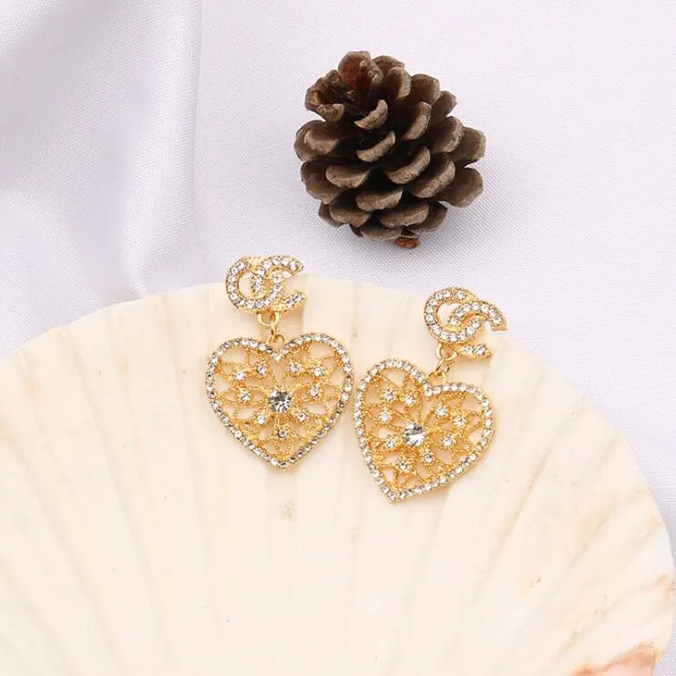 Moda Bayan 18 K Altın Platmas Charm Saplama Küpe Lüks Marka Tasarımcısı Yuvarlak Çiçekler Kristal Küpe High-end Kadınlar Rhinestone Düğün Takı Aksesuarları