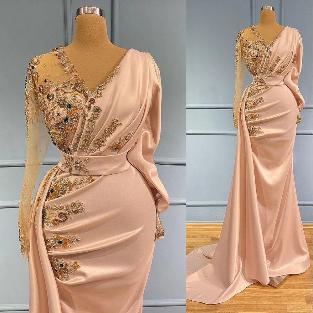 2023 Sexy Sirène Robes De Bal Plus La Taille Arabe Luxueux Blush Rose Col En V Perlé Cristaux Satin Soirée Formelle Robe De Soirée Illusion Manches Longues