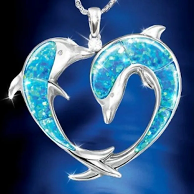 Collares colgantes 2021 Moda Amor Dolphin Rhinestone Collar para mujeres Lindo Peach Heart Clavícula Cadena Mujer Charm Joyería Regalo