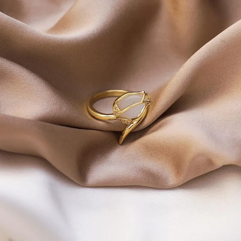 Temperament bling opal tulpan charm ringar för kvinnor mujer mässing guld blomma justerbar öppen ring elegant koreansk smycken kluster