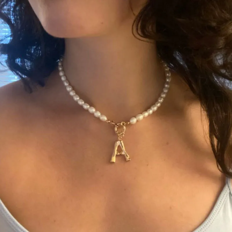 Vintage tour de cou Alphabet A-Z initiale perle chaîne collier pour femmes en acier inoxydable boucle or pendentif bijoux