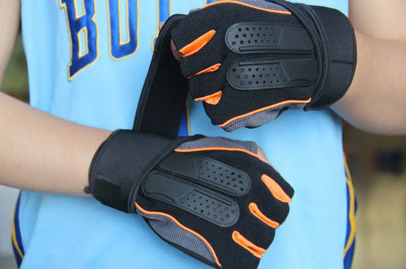 men weight lifting glove