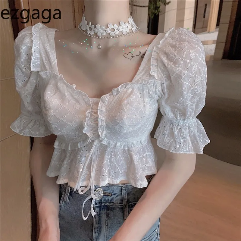 Ezgaga bandagem camisetas mulheres colarinho quadrado manga curta mola rendas oca out slim all-match colher tops blusa de moda 210430