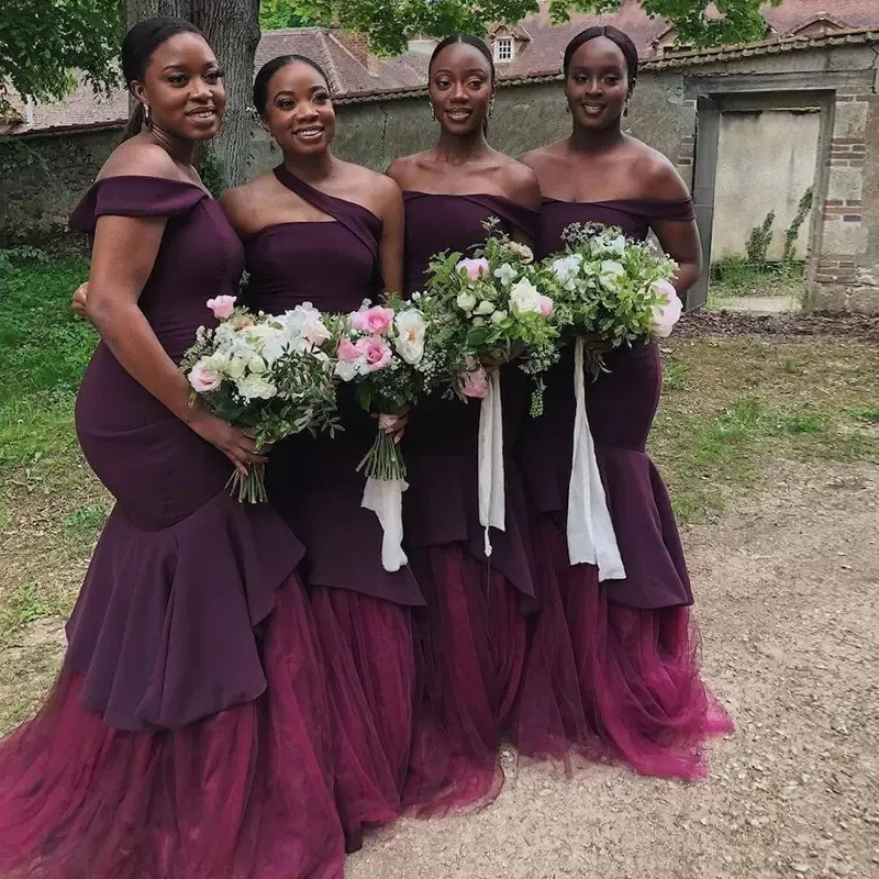 Dunkellila Meerjungfrau-Brautjungfernkleider für Hochzeitsfeier, schulterfreies Abschlussballkleid, maßgeschneidertes afrikanisches Trauzeugin-Kleid M468