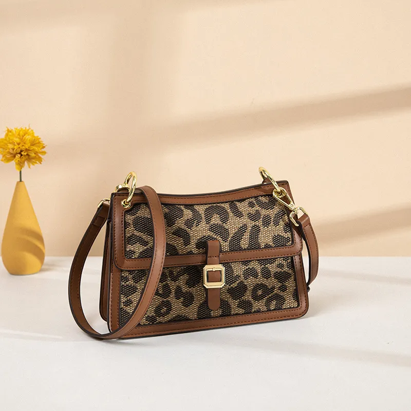 2022 Nieuwe Crossbady Schoudertassen Leopard Print Vintage Flap Bags Single Shoulder Messenger Design Baguette Bag