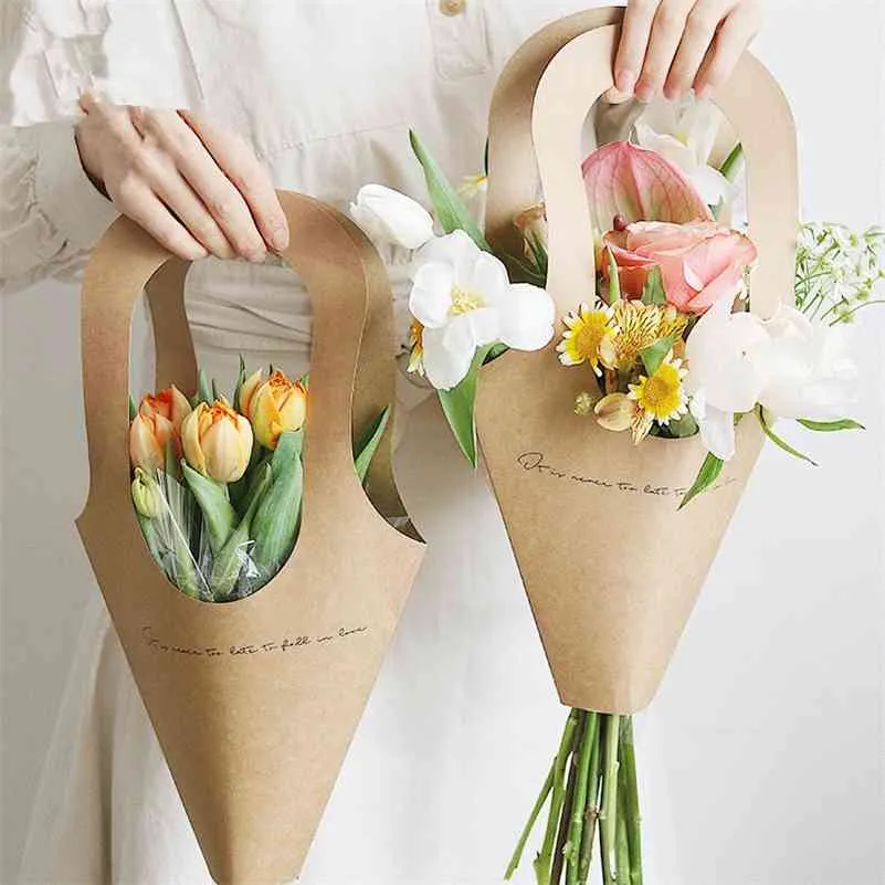 10st Creative Handle Kraft Paper Flower Bags Blommor Wrapping Gift Blomman Förpackning Heminredning 9x31cm 210402