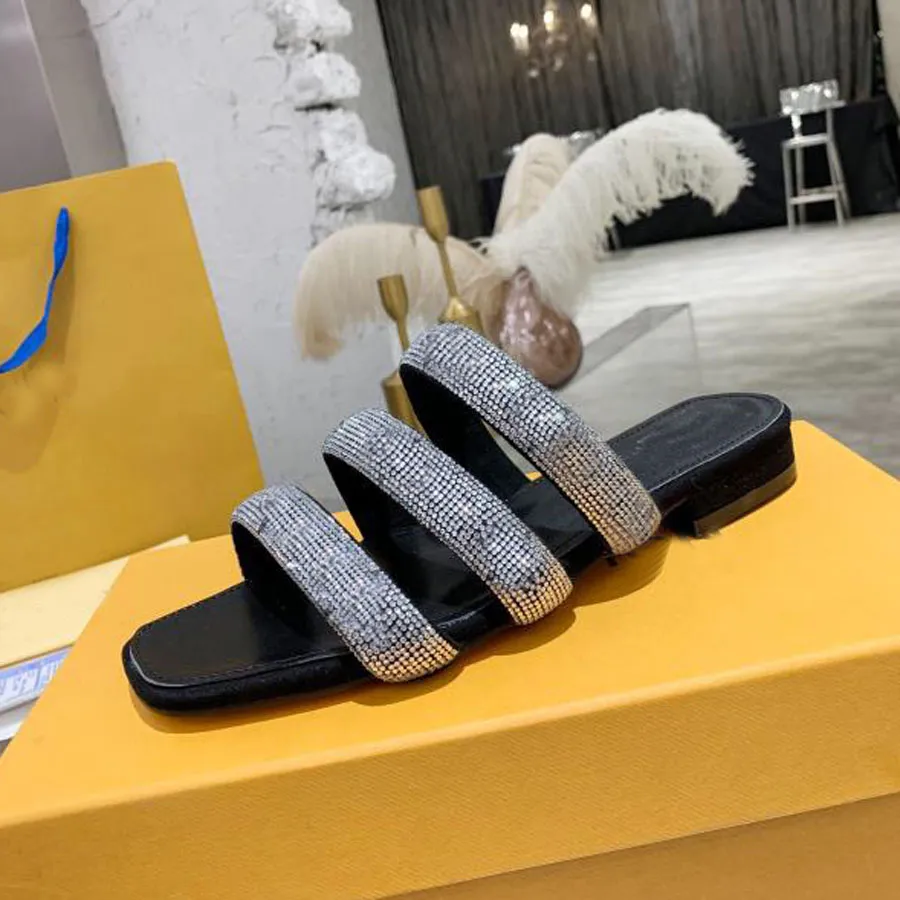 Fashion Top Quality sandal slippers Flash drill Sequined Cloth Women shoes sandals Nubuck Leather Luxury Designer shoe open-toed Flat bottomWomens slipper