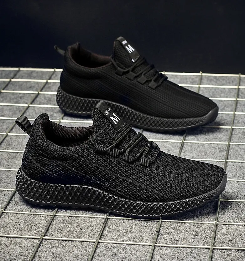 2022 Hot Wild Mesh Fashion Designer Skor Triple s Sneaker Dress de Luxe Sneakers Black Men's Running Shoes 40-45