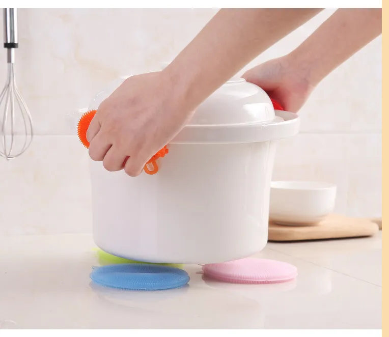 Multifunctional kitchen dishwashing brush Silicone safe non-stick oily material wipes heat insulation pads coasters brushes pots and bowls for household cleaning