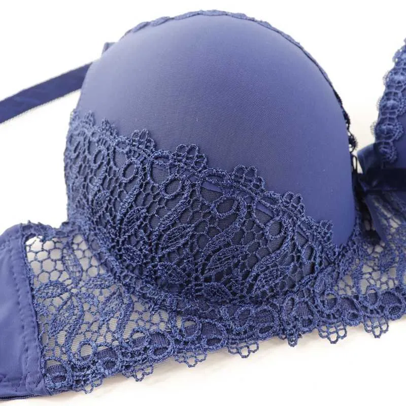 Truefeeling Embroidered Ruffles Moulded Lace Push Up Bra For Women
