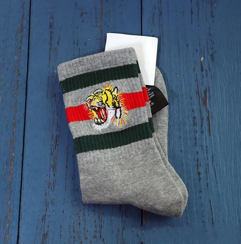 Men Women 2PCS 1 Lot Cotton Sock Tiger Head Embroidery Retro Striped In Tube Socks Casual Breathable Black White Stockings Unisex