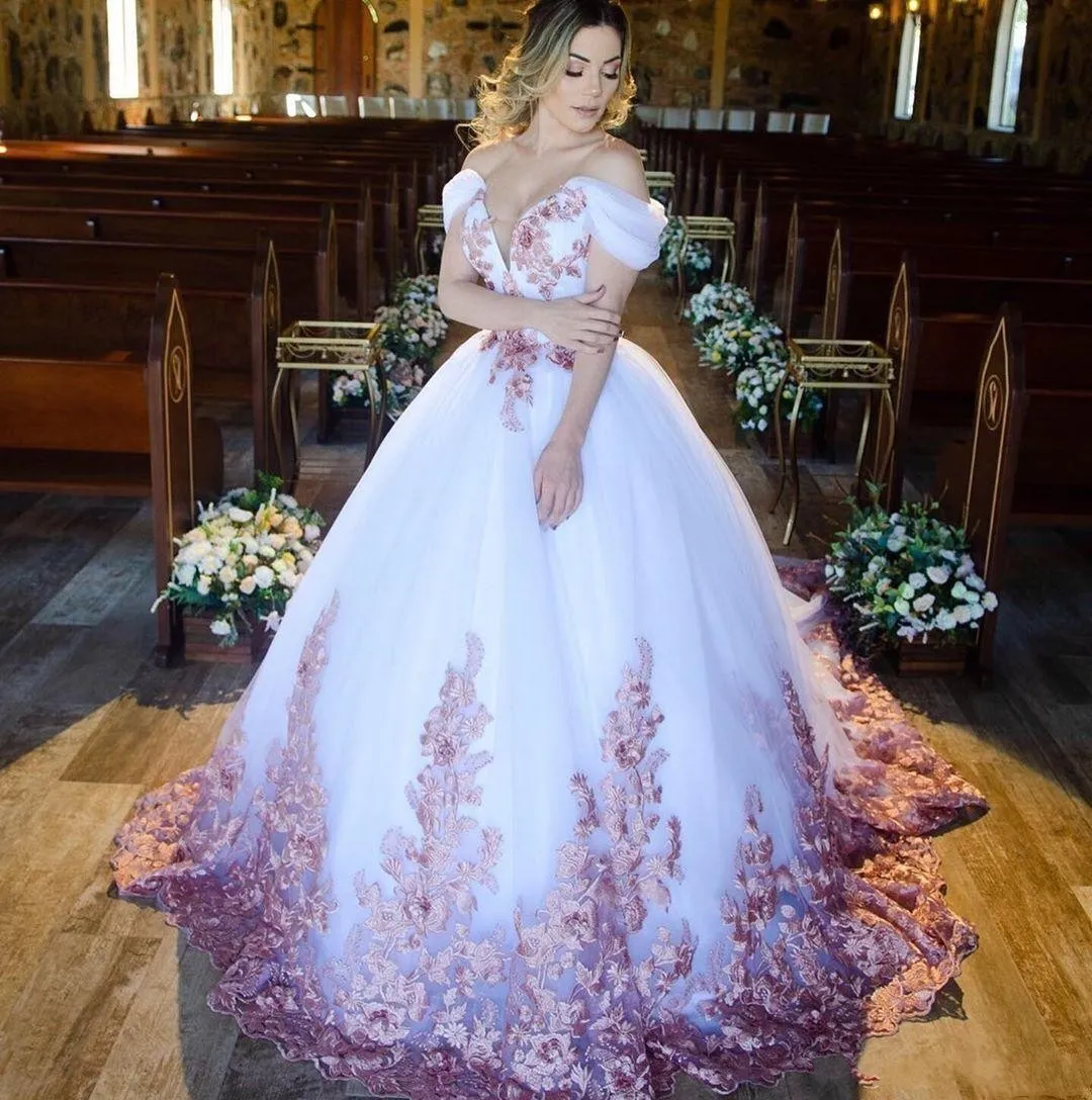 2021 Arabski Vintage Suknie Ślubne Suknie Ślubne Luksusowe Koronkowe Aplikacje Off Shoulber Keyhole Pink 3D Kwiatowe Kwiaty Plus Size Suknie Ślubne Quinceanera Dress Custom