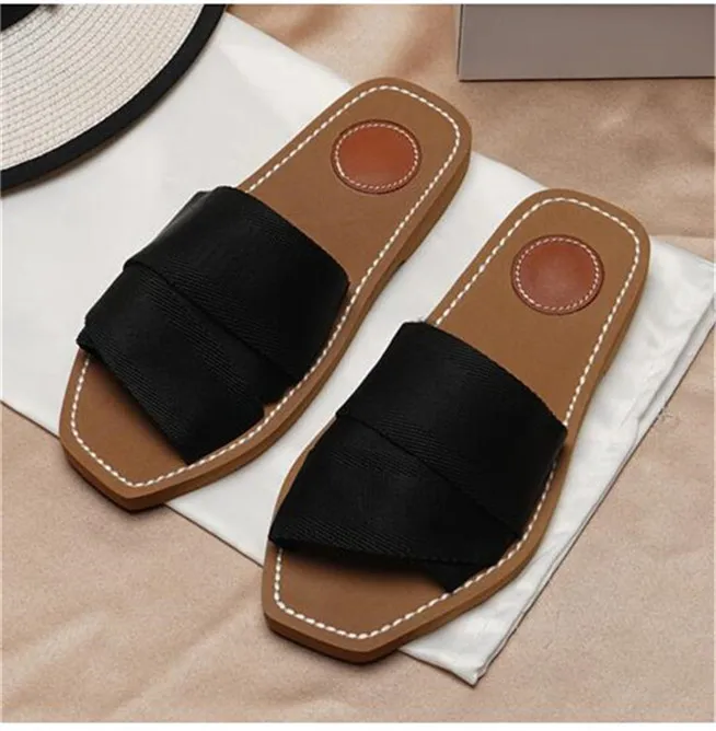 aw 2021 Newest Branded Women Woody Mules Fflat Slipper Deisgner Lady Lettering Fabric Outdoor Leather Sole Slide Sandal