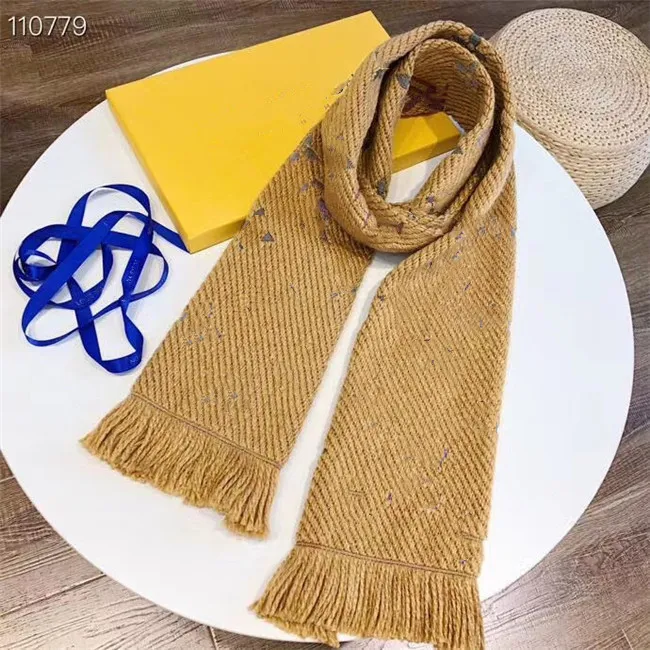 Mode Scarf Märke Cashmere Vinter Ull Designer Scarves för Man Kvinnor Sjal Lång Hals 4 Färg Höjd Kvalitet 180*35CM