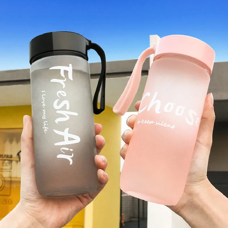 600ml Fashion Simple PortableBorraccia per studenti sportivi Borraccia per bevande Bicchiere per acqua in plastica trasparente a prova di caduta