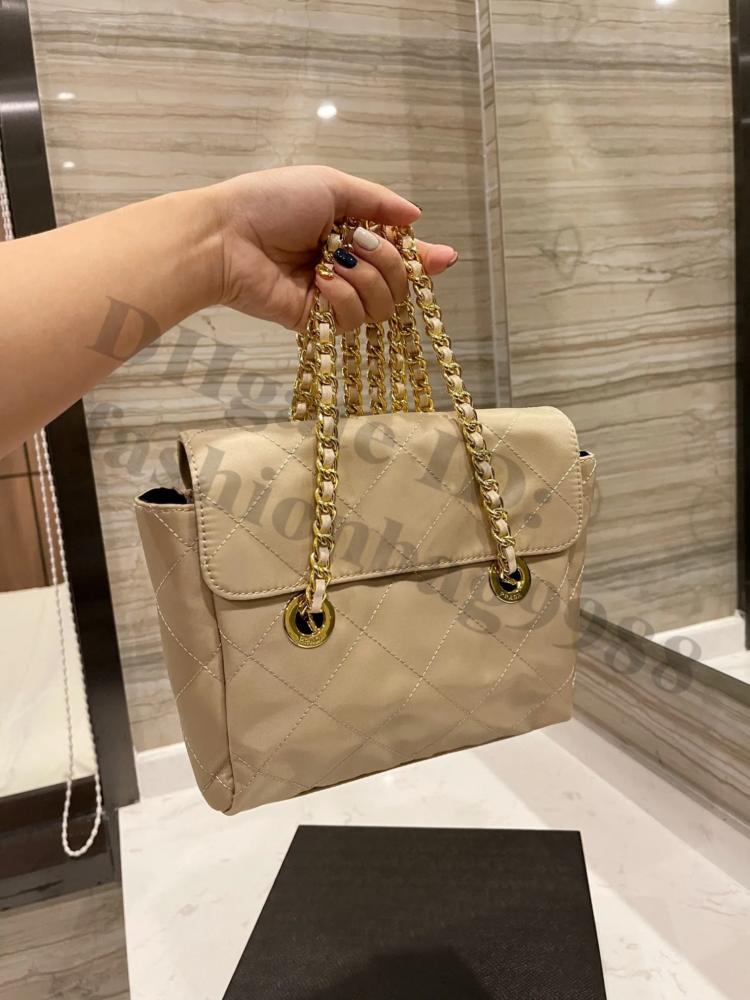 Fashion Girls Hobos Catene a filo giallo Spalla Ascella Borse a mano Nero Verde Estate Borse semplici Cross Body Ladies One Side Spring Lady Handbag