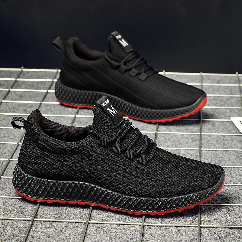 Toppkvalitet 2021 Sport Män Kvinnor Running Skor Triple Black Red Outdoor Andningsbara Löpare Sneakers Storlek 39-44 Wy06-20261