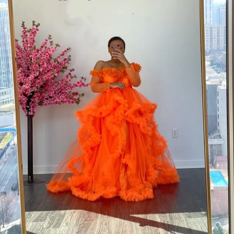 DHgate Orange Tulle Puffy Prom Dresses Off the Shoulder Ruffled Photoshoot Robe De Soriee Plus Size Party Gowns Women Long Sleeves Dress Evening Wear Wedding Party Events