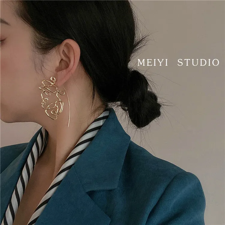Charm designer Retro Cold Style Art Irregular Design Earrings Female Fashion Personality Exaggerated Ear Jewelry Atmosphere