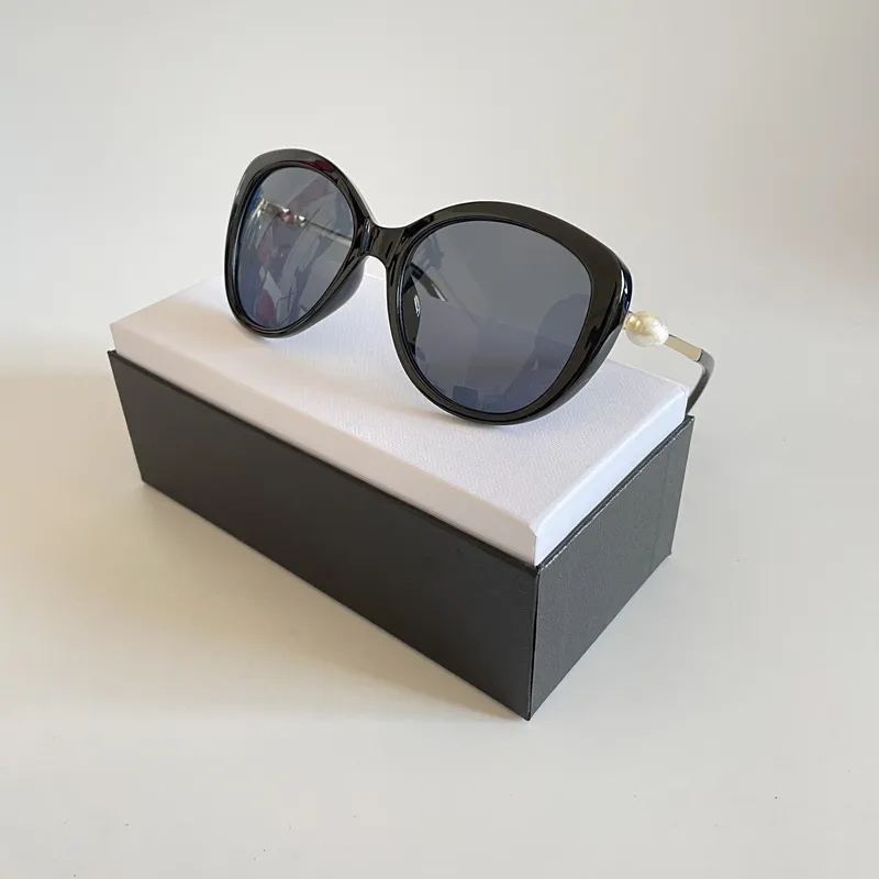Mode Pearl Designer Solglasögon Högkvalitativ Märke Sun Glasögon Kattens ögonmetallram Kvinnor Glasögon 5 Färg
