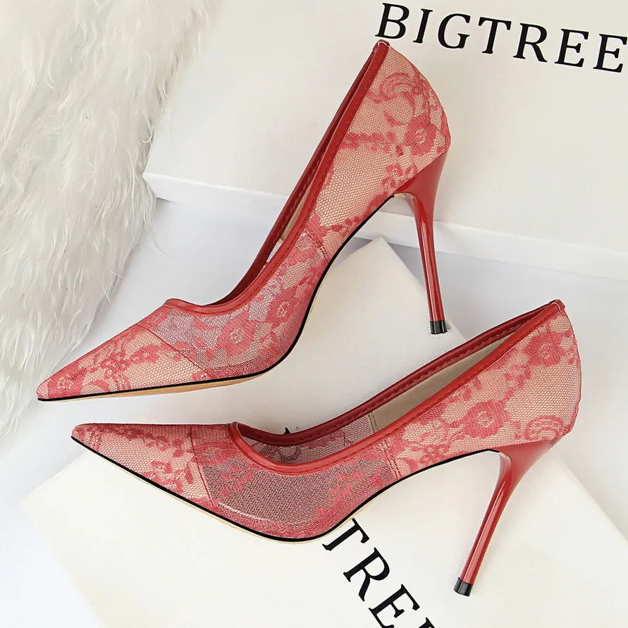 Esposa con top tacones