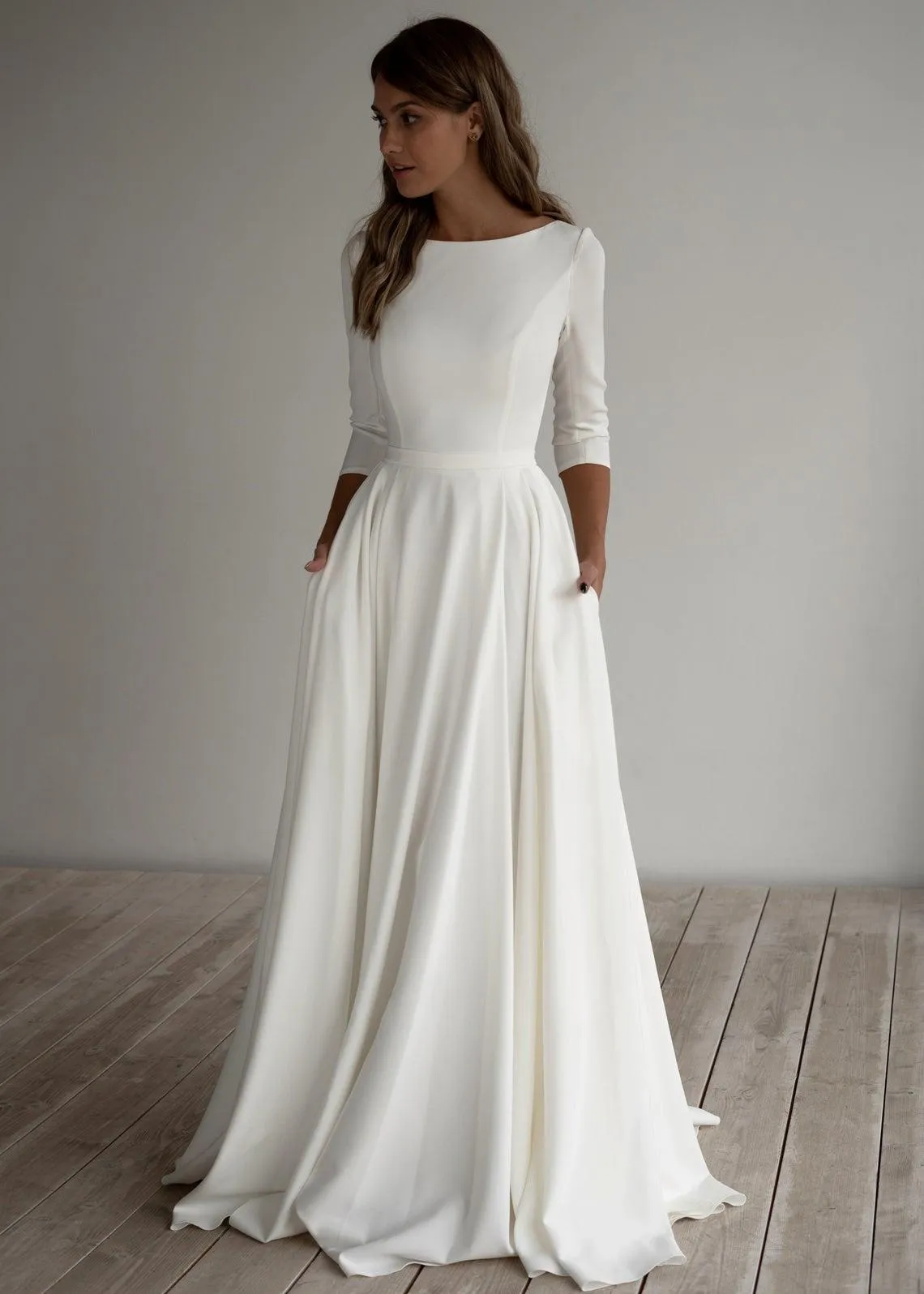 2021 A-Line Crepe Modest Bröllopsklänning Långärmade Pockest Sweep Train Enkel Elegant Informal Boho Bridal Gowns Sleeved Custom Made