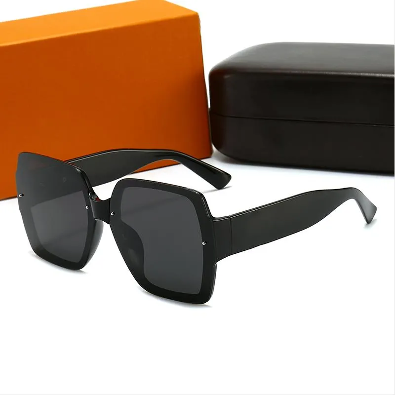 5 färg Med låda specialmaterial PVC Damsolglasögon Herr utomhussportglasögon UV400 snygg bekväm retrodesignmärke