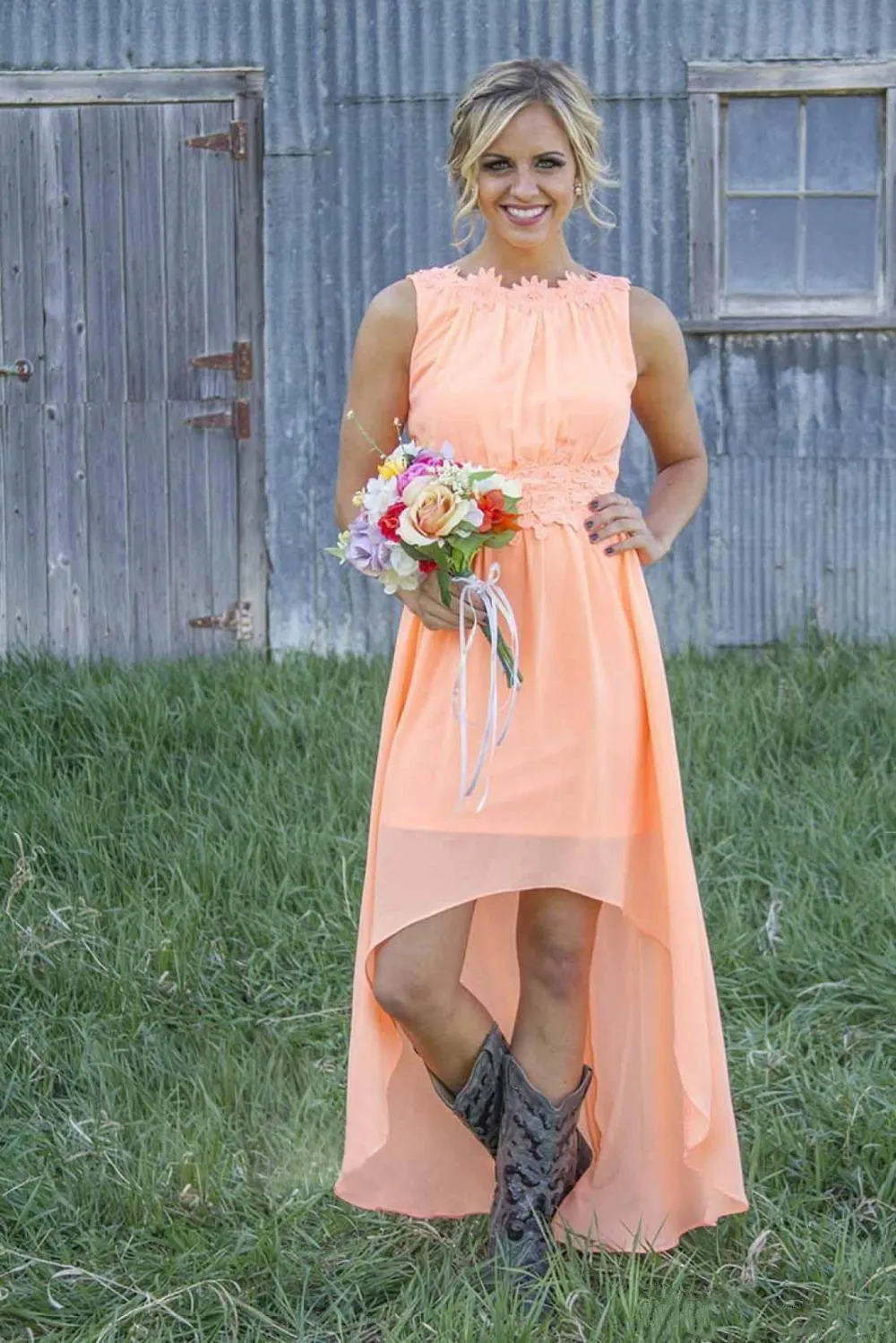 2021 New Cheap Country Bridesmaid Dresses Bateau Backless High Low Chiffon Coral Mint Green Beach Maid Of Honor Dress For Wedding Party Prom