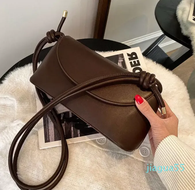 Moda Satchel kadın çok yönlü çanta yeni moda net kırmızı koltukaltı çanta messenger sihirli sopa