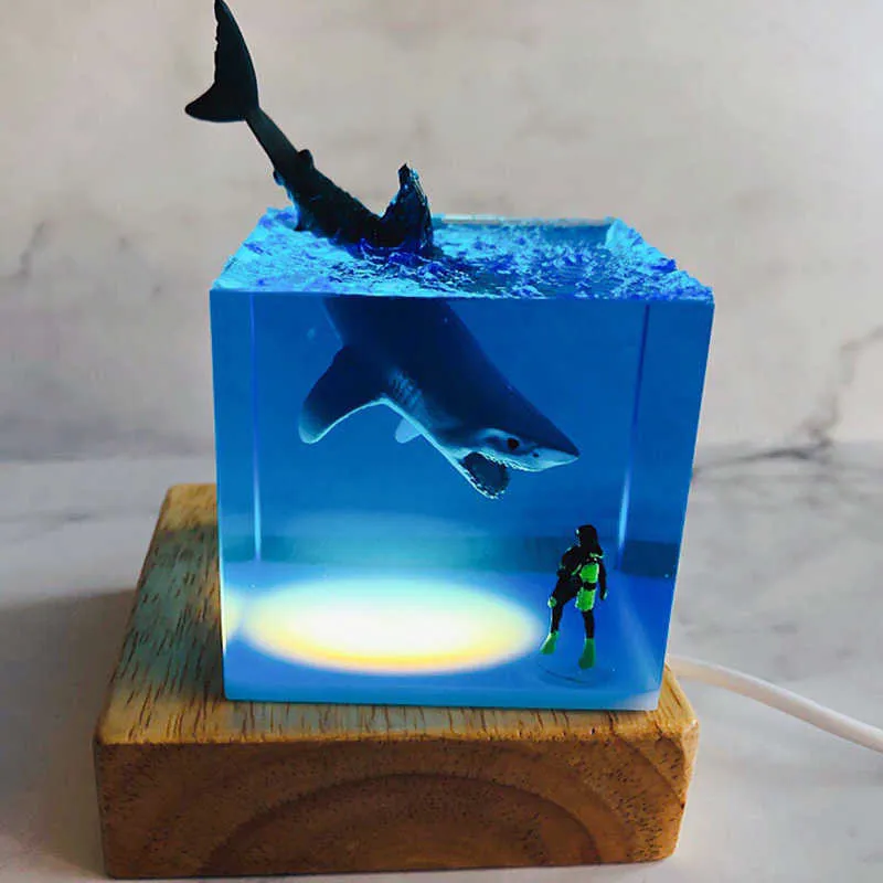 3D LED Night Light Shark Diver Decoration Novelty Gift for Children Bedroom Baby Room Decor USB Bedside Table Lamp For home H0922