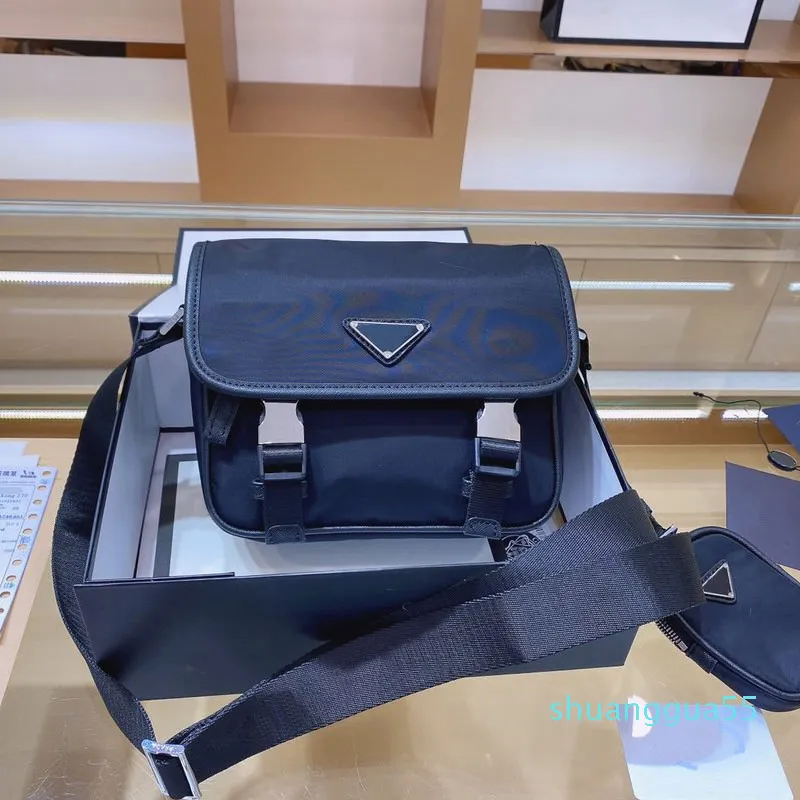 Borsa A Tracolla In Vera Pelle Marrone Fatta A Mano Classica Versatile Per Ipad