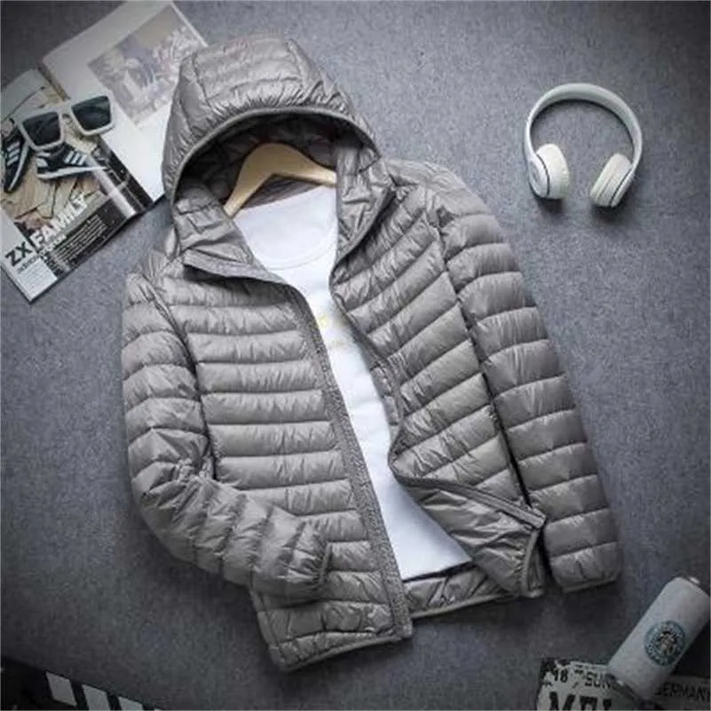 Märke Höst Winter Light Down Jacket Mäns Mode Hooded Short Large Ultra-Thin Lightweight Youth Slim Coat Down Jackets 211110