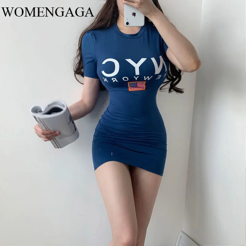 2020 Koreansk sommar Kvinnors Kläder Tight-Fitting Round Neck Slim Short-Sleeved Sport Casual Letters Mini T Shirt Dress E178 x0521