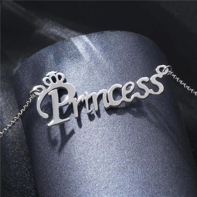 Anhänger Halsketten Yungqi Goth Prinzessin Brief Halskette Für Frauen Krone Typenschild Schlüsselbein Kette Choker Persönlichkeit Schmuck Geschenk