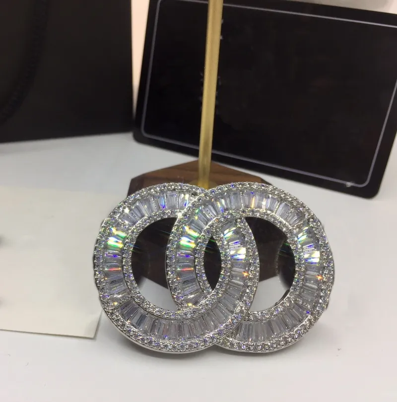 CH Crystal Broszka Diamentowa Pieczęć na plecach Hot Brand Jewelry Luksusowe zaawansowane broszki do projektanta wysokiej jakości szpilki Exquisite prezent AAAAA Najwyższa jakość licznika