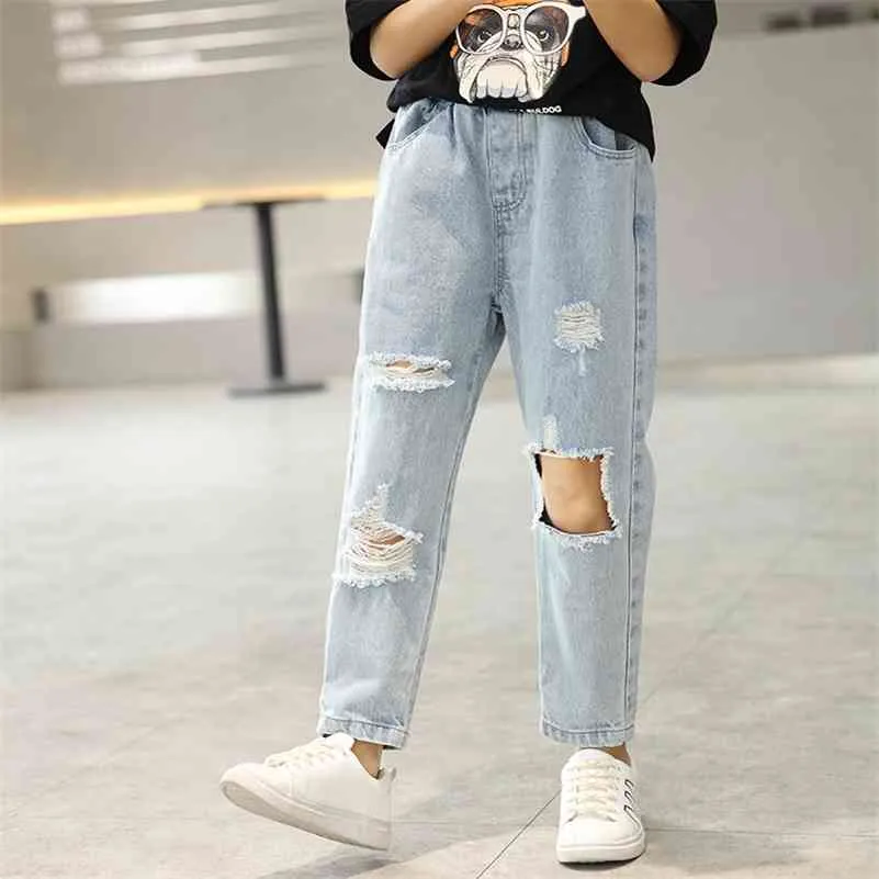 Mode gebrochenes Loch Kinder Jeans Herbst Jungen Mädchen beiläufig lose Ripping Jeans Kinder Jeans Hosen Kinder Kinder Kleidung 2-7t 210317