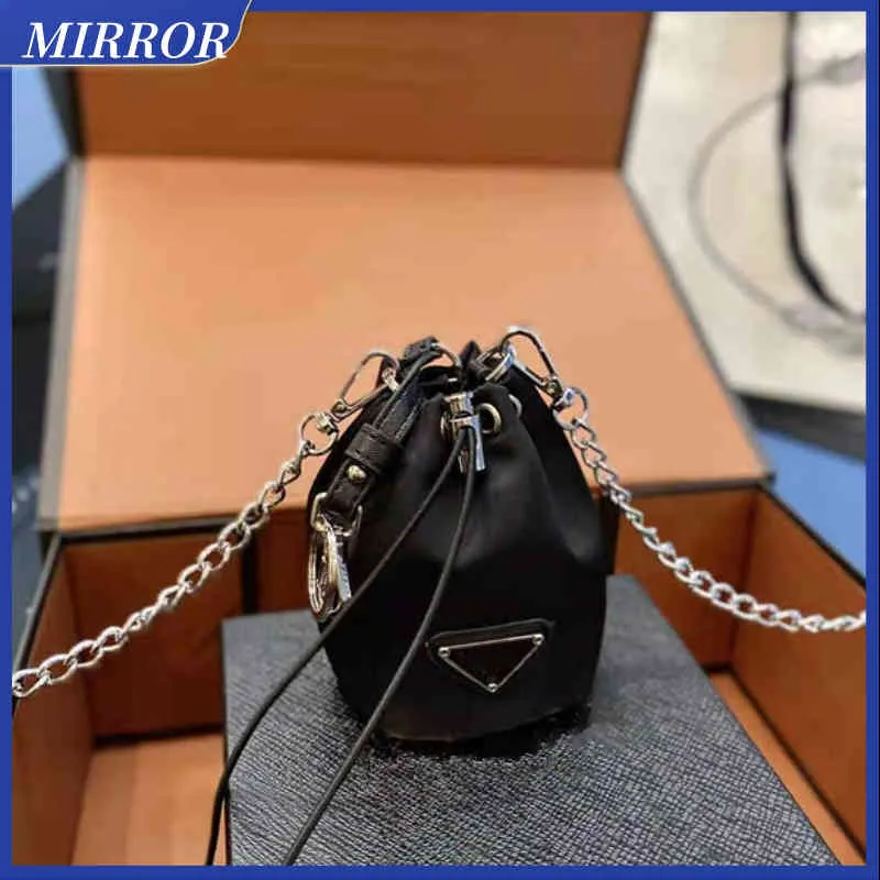 Mirror Top Quality Drawstring Bag Dam Tendend Change Keychain Packet Chain Shoulder Messenger Bag Mini Handväska