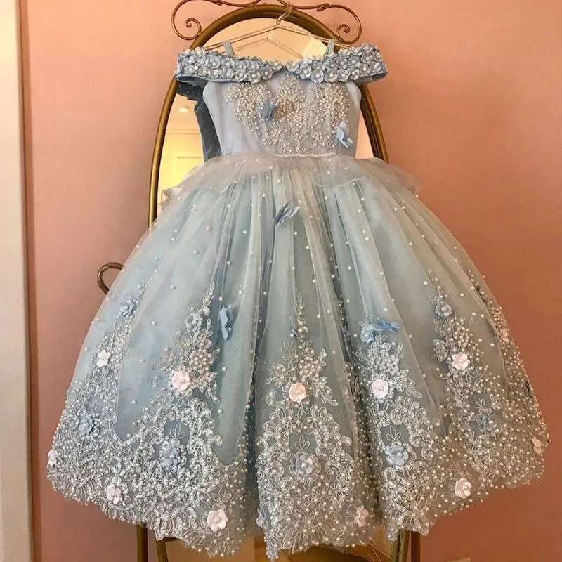 2021 Light Sky Blue Princess Flower Girl Dresses Off Shoulder Lace Appliques Pearls Crystal Flowers Child Pageant Dress Birthday Girls Wedding Gowns Floor Length