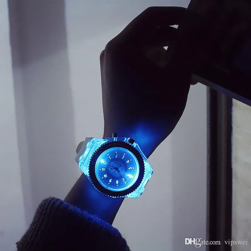 Lichtgevend diamanten horloge VS modetrend mannen vrouw horloges minnaar kleur LED licht jelly Siliconen Genève Transparante student polswa261i