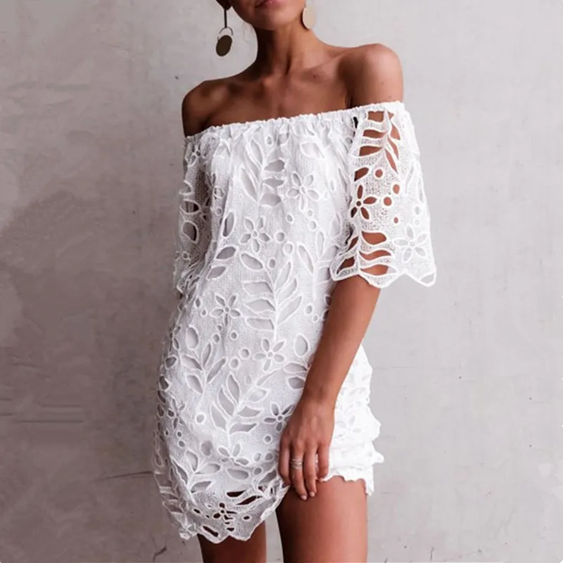 Évider robe en dentelle blanche femmes hors épaule à manches courtes élégante Mini robe dos nu Femme voir à travers Sexy Vestidos Mujer 210507