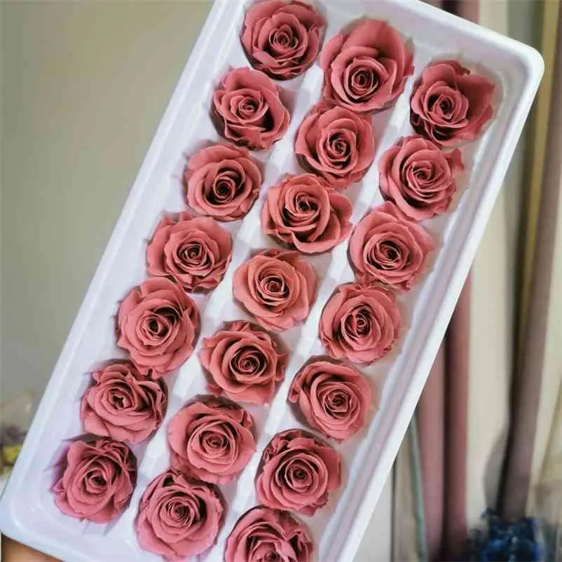 2-3 cm / 21 piezas, cabeza de flor de rosa preservada de alta calidad, rosas reales de Eternell para accesorios de decoración del hogar del banquete de boda, favor de regalo 210706