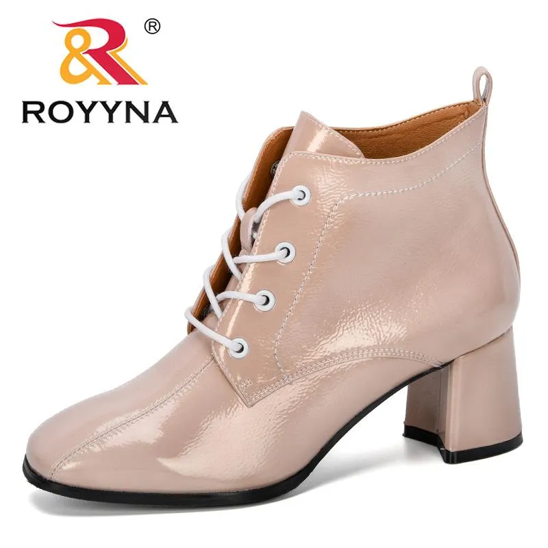 Royyna 2021 New Designer Women Boots Fashion Square Toe High Heels Kvinnors Sexig Höst Vinter Ankel Boot