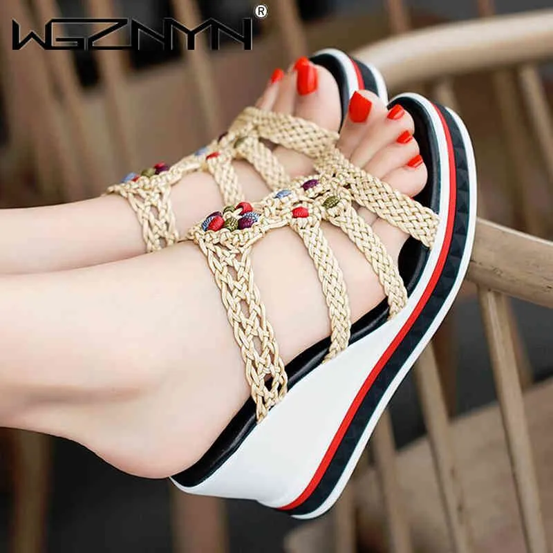 Märke Kvinnor Tofflor Platform Wedge Peep Toe Casual Bling Color Mixing Slide Outdoor Beach Dames Shoes Woman Zapatos de Mujer Y0427