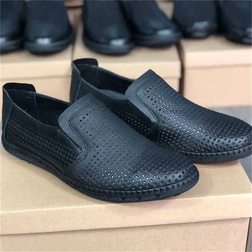 Högkvalitativ designer mens klänning skor lyxiga loafers kör äkta läder italienska glid på svart avslappnad sko andas med låda 047