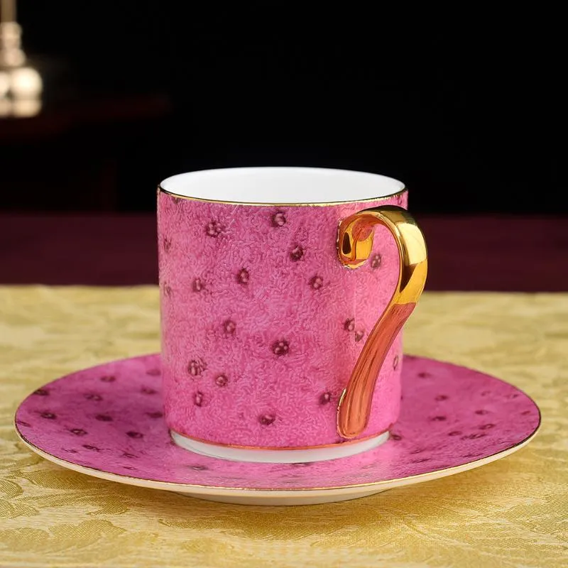 Tazas y platillos de estilo europeo, taza de café con textura de estampado de leopardo rosa y platillo, taza de porcelana de hueso, regalos de alta calidad