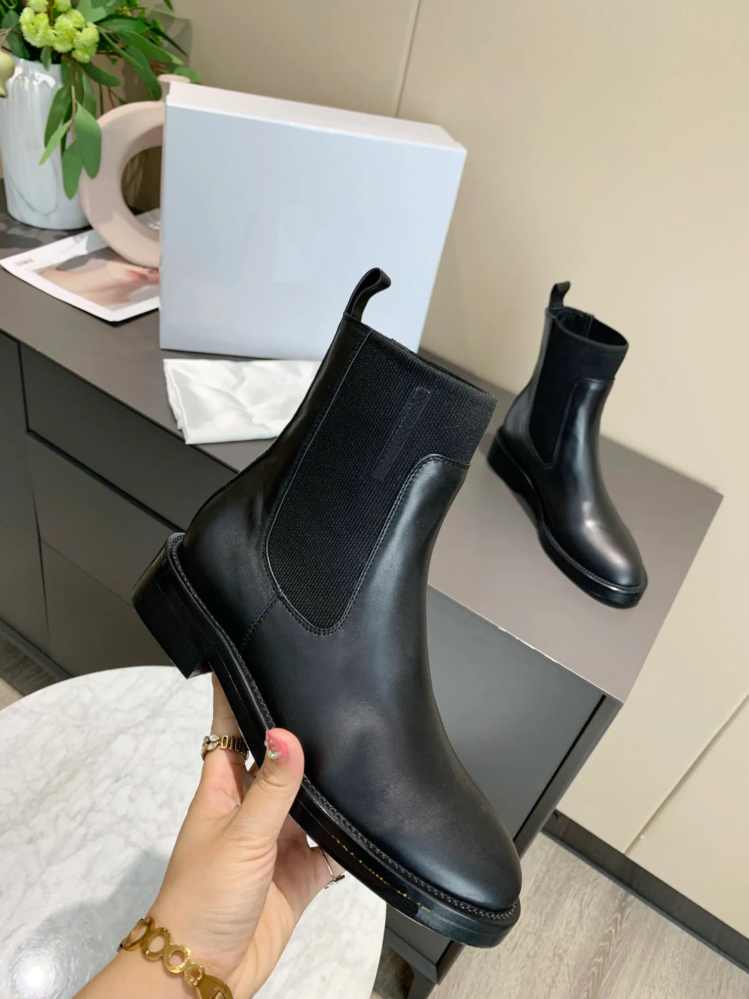 [With Box]Designer thick-soled Martin boots women`s 2021 spring and autumn short boot British style  mid-tube smoke tube bootss