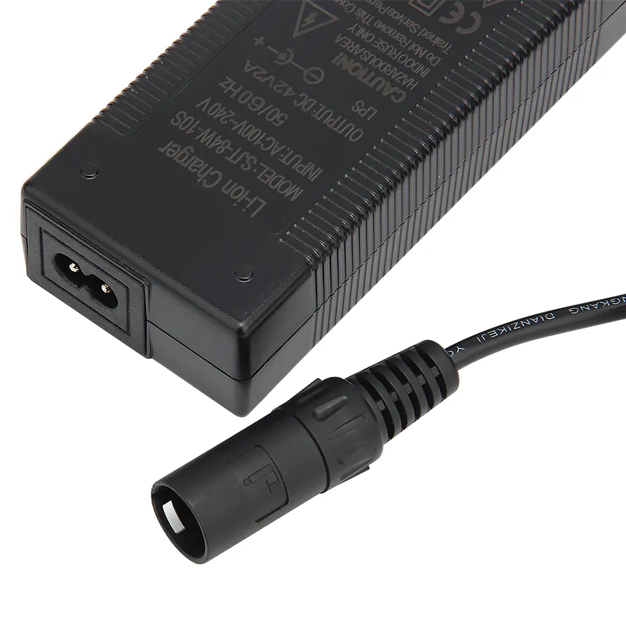 Chargeur 42V / 2A (connecteur XLR)