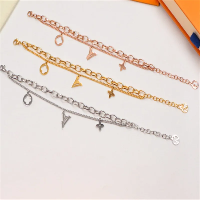 Nueva pulsera de gama alta de moda, pulsera clásica con colgante de doble capa y letras, pulsera de acero de titanio, accesorios para amantes